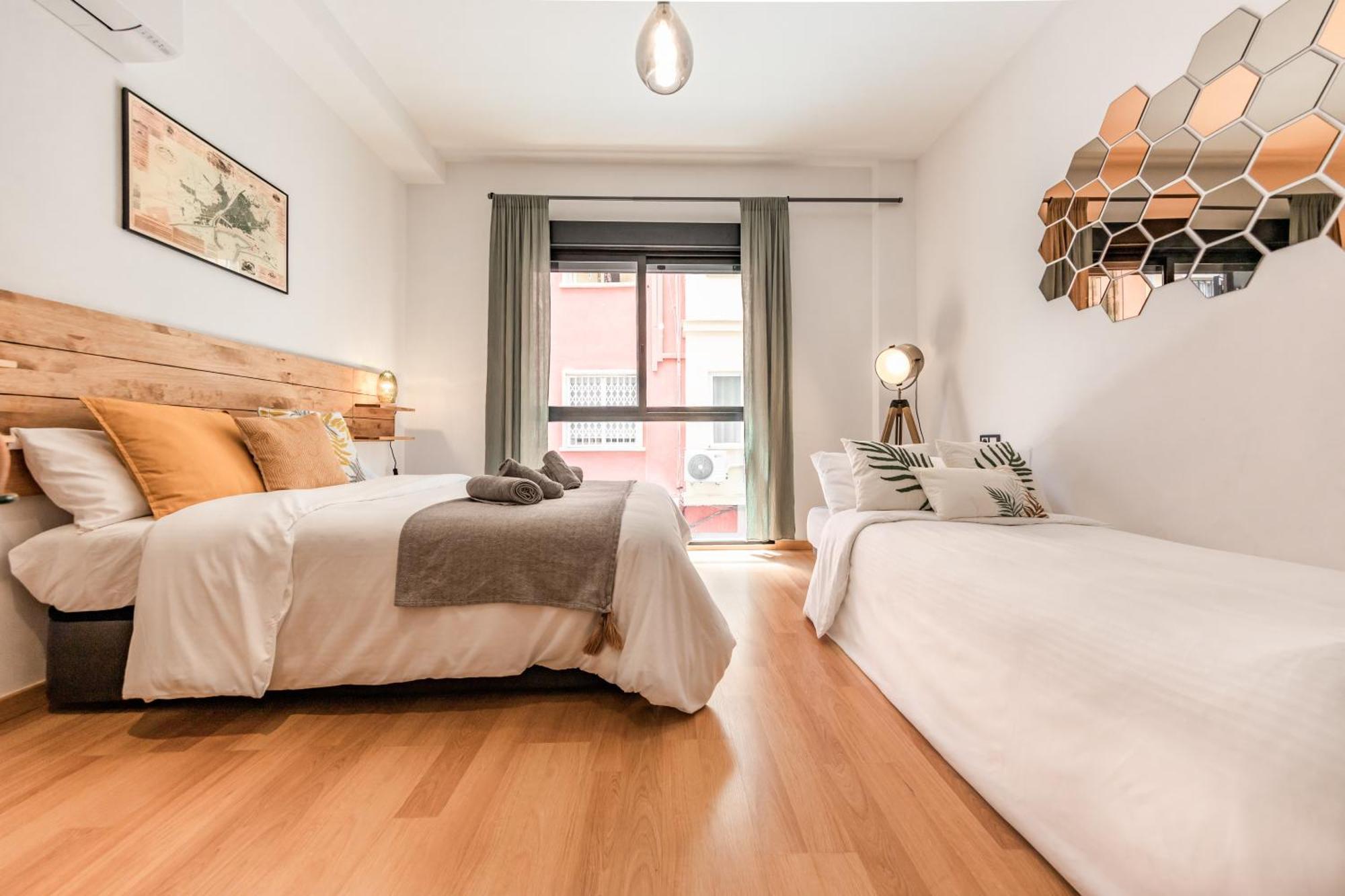 מאלגה Industrial Studio In The City Center By Rems מראה חיצוני תמונה